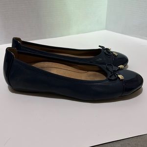 Vionic Navy Blue Flats Size 8.5
